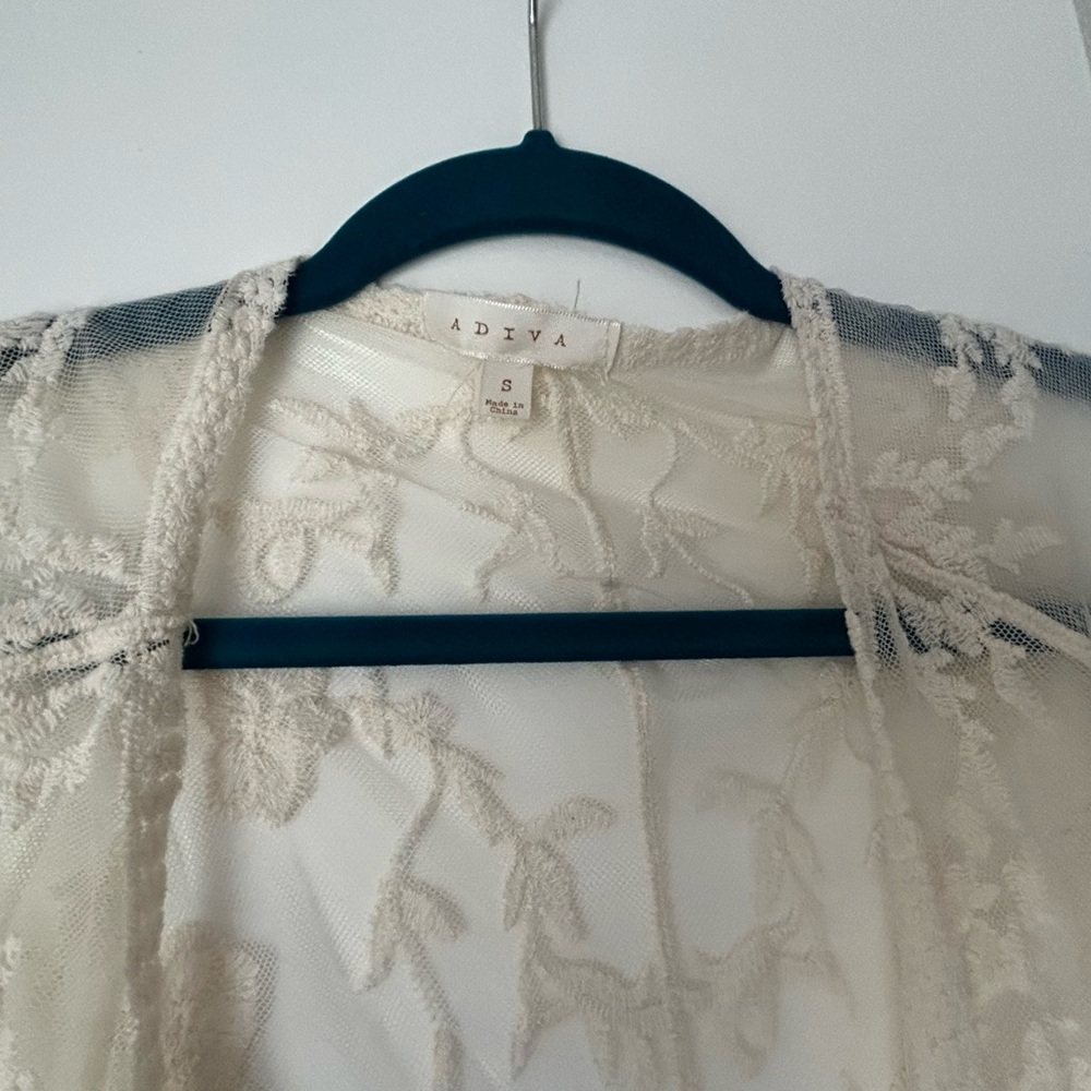 Elegant Cream Lace Cover up - Picture 2 of 3